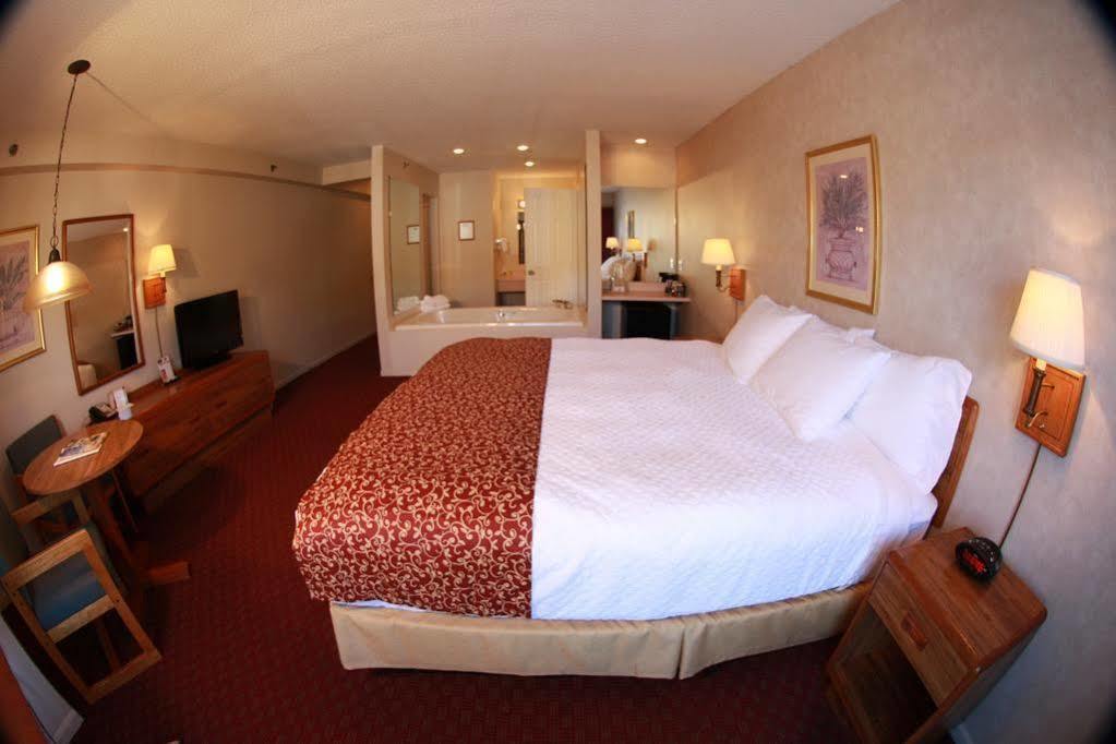 Budget Host Inn & Suites เซนต์อิกเนซ ภายนอก รูปภาพ